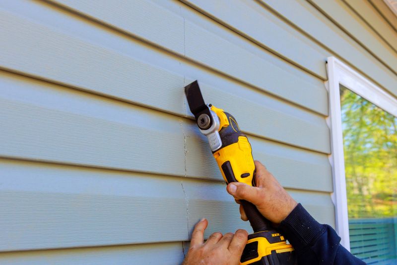 Sealing and Finishing Vinyl Siding